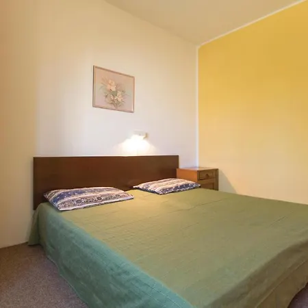 Pet Friendly Apartment In Sisan With Kitchen *